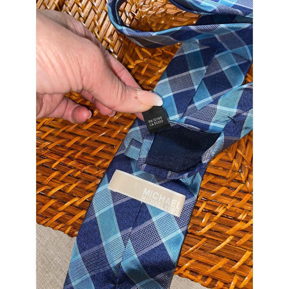 Michael Kors Men’s Blue Square Pattern Neck Tie 83% Silk 17% Cotton - Picture 5 of 5